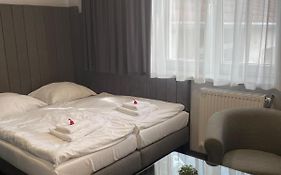 Pensjonat Strzelecka 1